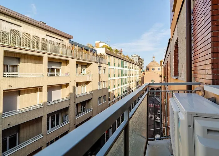 Deluxe Station 2 Balconies Apartman